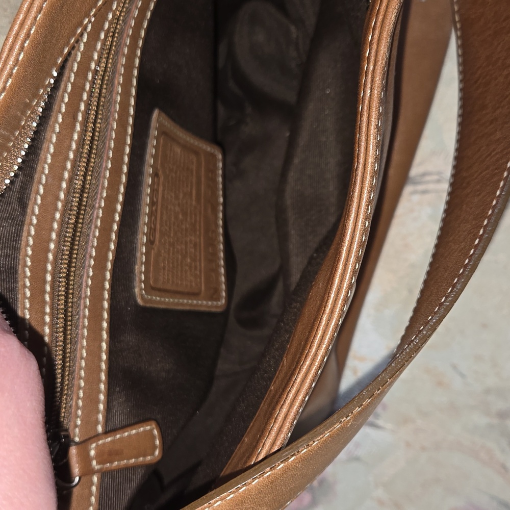 Vintage Coach Hampton Shoulder Bag - Picture 15 of 16